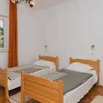 Family Friendly Seaside Grebastica, Sibenik - 15170 Апартаменты *