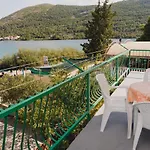 Apartment Family Friendly Seaside Grebastica, Sibenik - 15170
