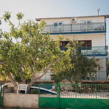 Family Friendly Seaside Grebastica, Sibenik - 15170