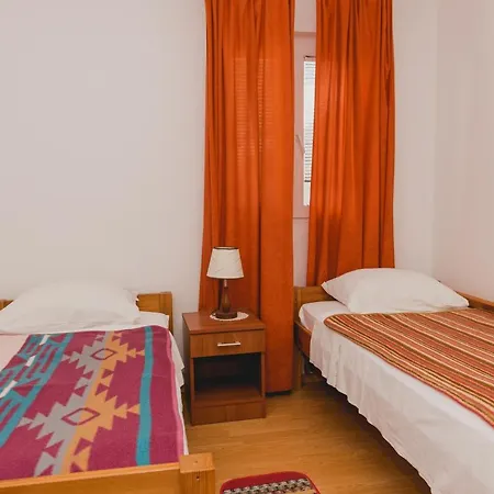 Family Friendly Seaside Grebastica, Sibenik - 15170