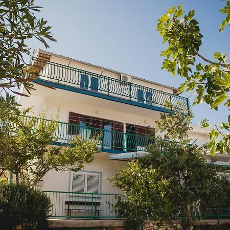 Family Friendly Seaside Grebastica, Sibenik - 15170 *