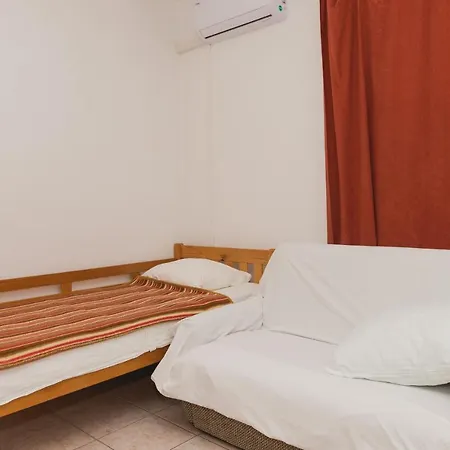 Family Friendly Seaside Grebastica, Sibenik - 15170 Apartman