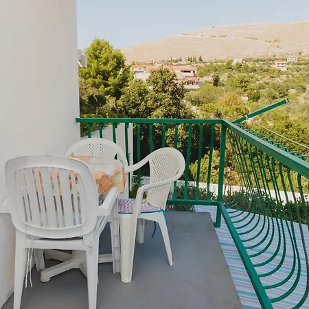 Family Friendly Seaside Grebastica, Sibenik - 15170 * Гребастика