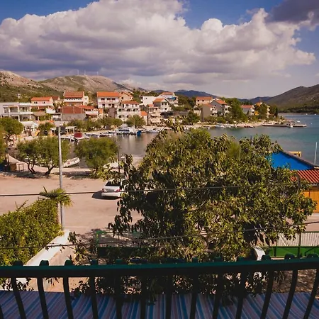 Family Friendly Seaside Grebastica, Sibenik - 15170 Апартаменты *