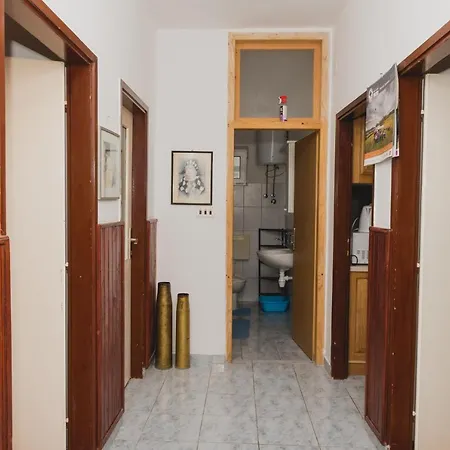 Family Friendly Seaside Grebastica, Sibenik - 15170 Apartman Grebastica