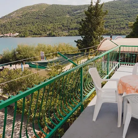 Apartmán Family Friendly Seaside Grebastica, Sibenik - 15170