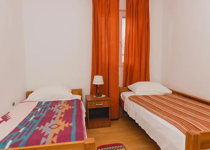 Family Friendly Seaside Grebastica, Sibenik - 15170