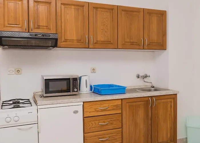 Family Friendly Seaside Grebastica, Sibenik - 15170 *