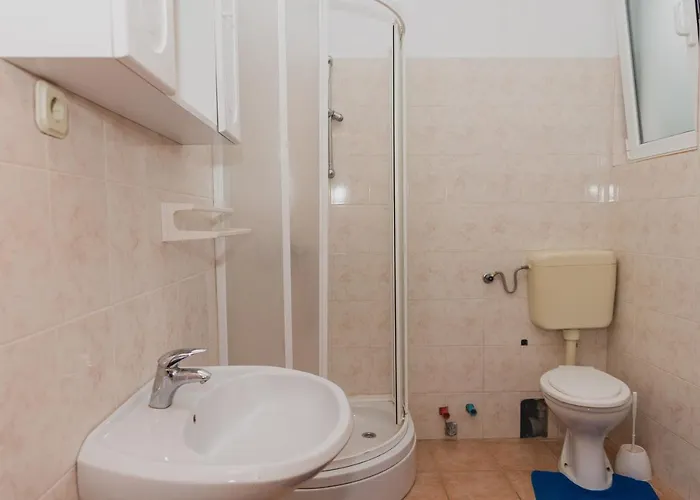 Family Friendly Seaside Grebastica, Sibenik - 15170 Appartement Grebaštica