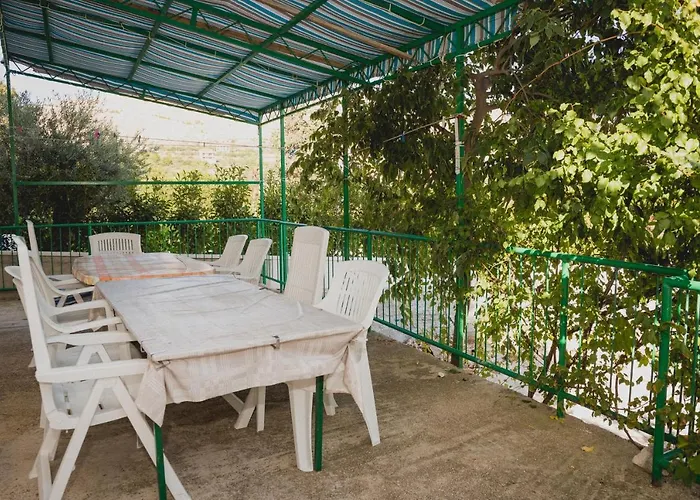 Family Friendly Seaside Grebastica, Sibenik - 15170 *