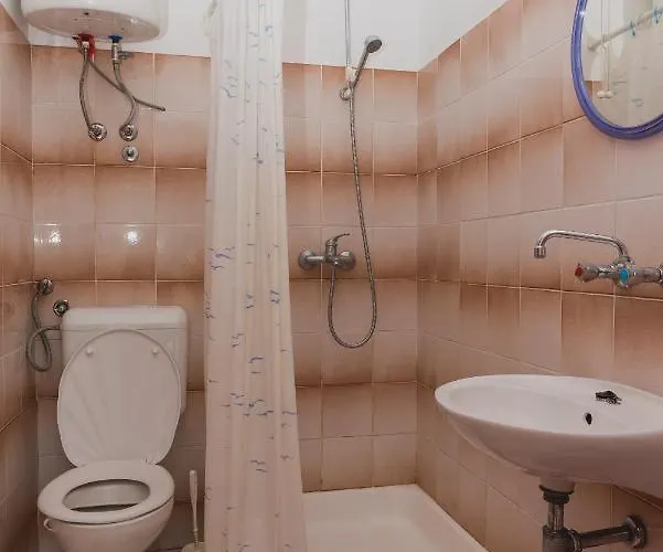 Family Friendly Seaside Grebastica, Sibenik - 15170 Appartement *