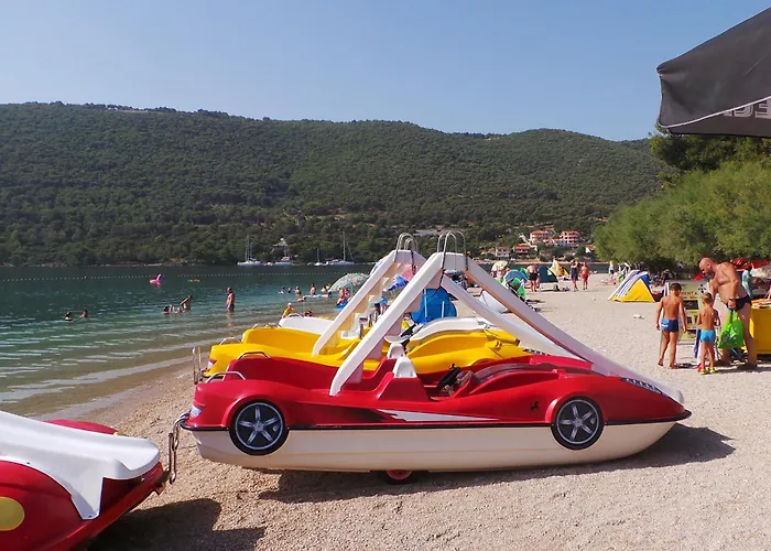 Family Friendly Seaside Grebastica, Sibenik - 15170 Grebaštica